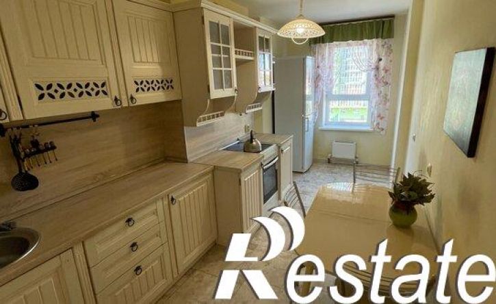 2-комн квартира улица Евгения Столярова, 4Б,  д. 4Б