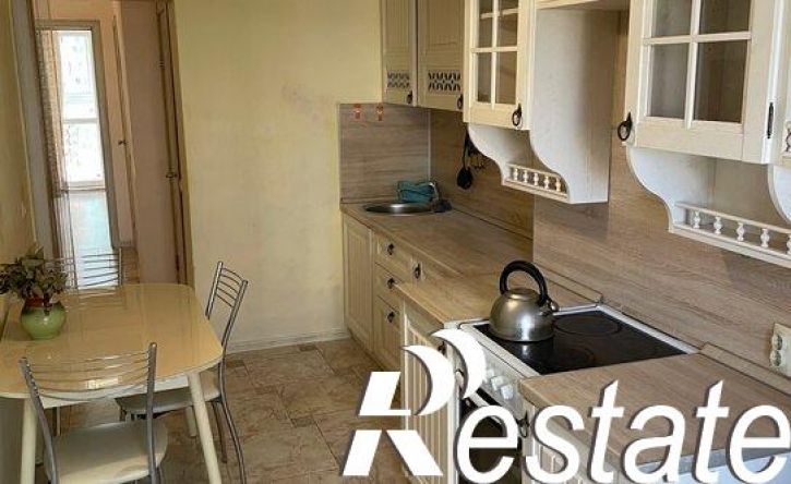2-комн квартира улица Евгения Столярова, 4Б,  д. 4Б