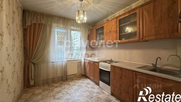 3-комн квартира улица Лесотехникума, 28,  д. 28