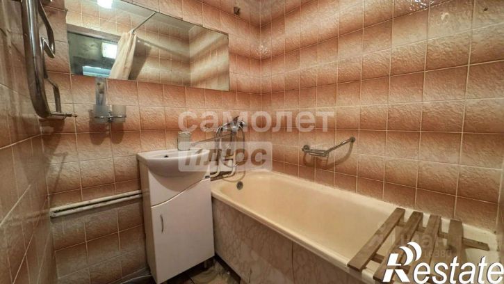 3-комн квартира улица Лесотехникума, 28,  д. 28