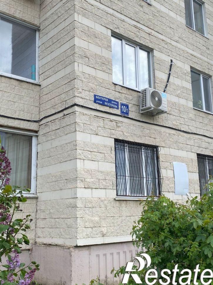 2-комн квартира улица Бехтерева, 10/1,  д. 10/1