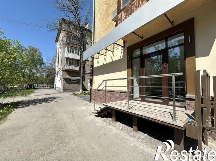 Торговое помещение улица 40 лет Октября, 5,  д. 5