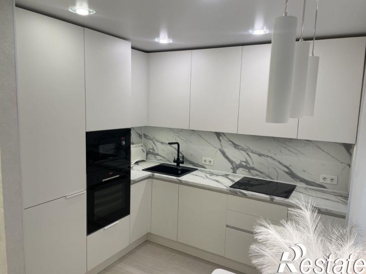 3-комн квартира улица Цюрупы, 84,  д. 84