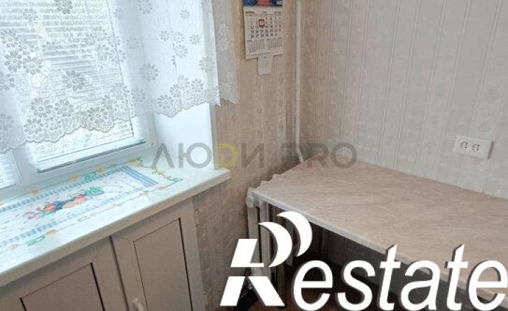 2-комн квартира улица 40 лет Октября, 9/1,  д. 9/1