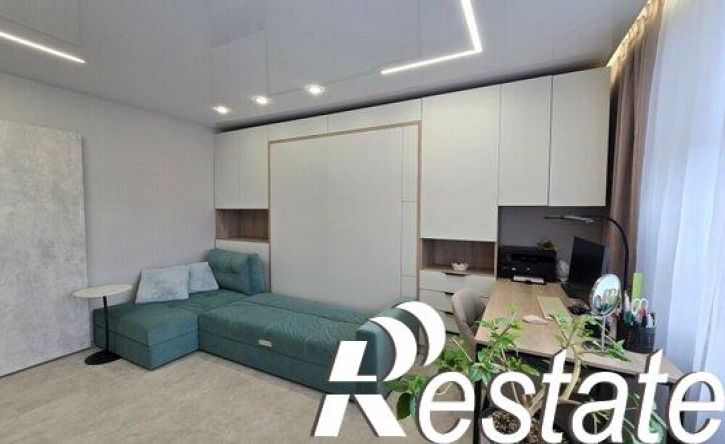 3-комн квартира улица Рихарда Зорге, 37,  д. 37