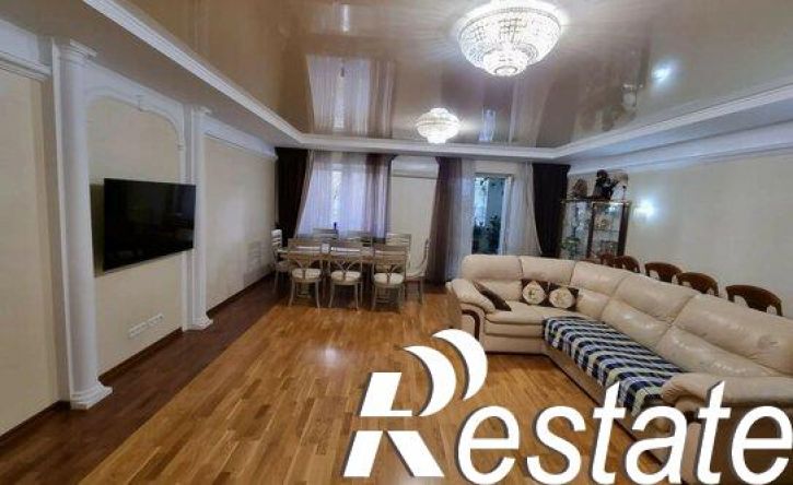 5-комн квартира улица Гафури, 54,  д. 54