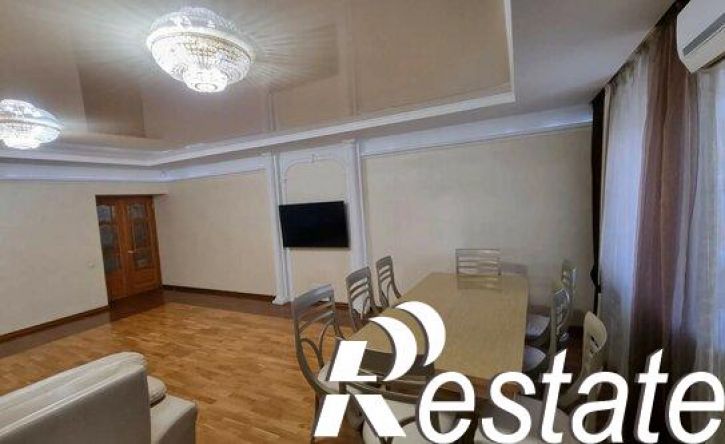 5-комн квартира улица Гафури, 54,  д. 54