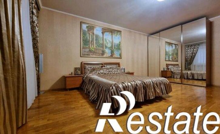 5-комн квартира улица Гафури, 54,  д. 54