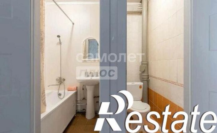 1-комн квартира улица Комарова, 18/1,  д. 18/1