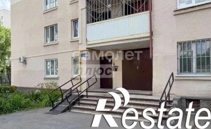 1-комн квартира улица Комарова, 18/1,  д. 18/1