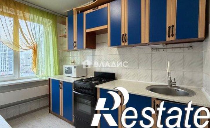 2-комн квартира Революционная улица, 92/3,  д. 92/3