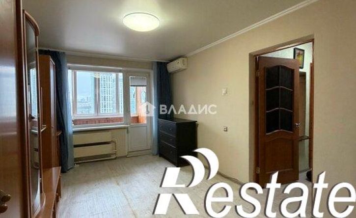 2-комн квартира Революционная улица, 92/3,  д. 92/3