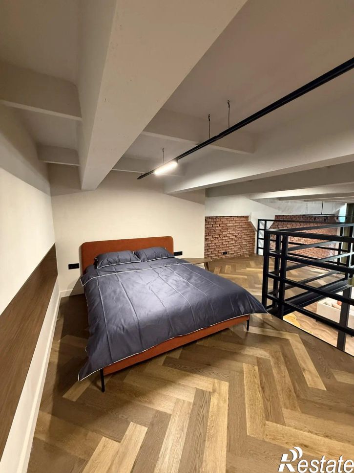 2-комн квартира Менделеева , 132